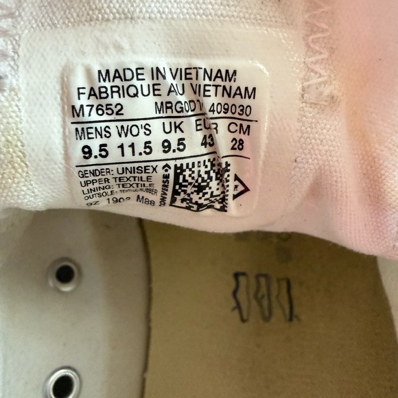 🛍️White Converse Chuck Taylor All Star Sneakers 👟🤍 - Picture 4 of 4